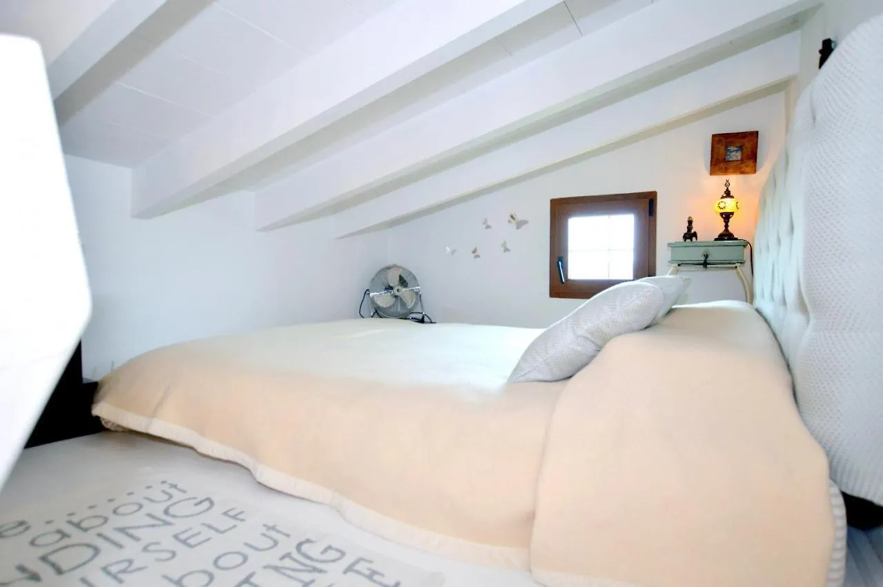 度假居 科斯提克斯Casa Con Piscina En Bonito Entorno Mia别墅